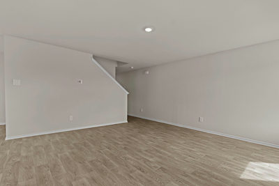 142 SURREY OAKS — photo 4