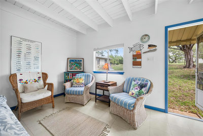 1131 Edgewater Dr — photo 3