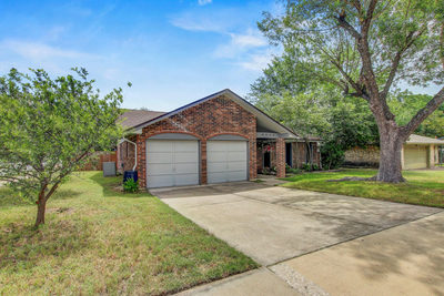 9913 Oak Hollow Dr — photo 2
