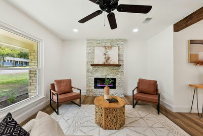 202 E Caddo St — photo 3