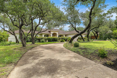 9608 Streamside Dr — photo 2