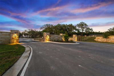 107 E. Flying Owl Dr — photo 2