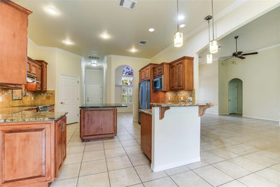 1002 Madison Cir — photo 4