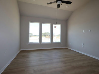 609 Clarissa St — photo 3