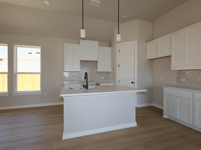 609 Clarissa St — photo 4