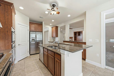 207 Breezeway Ln — photo 4