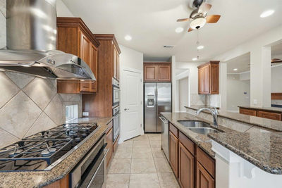 207 Breezeway Ln — photo 5
