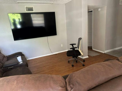 5400 Village Ln — photo 2