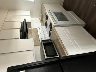 4605 E Stassney Ln — photo 3