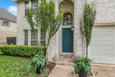 903 Creekmont Dr — photo 2