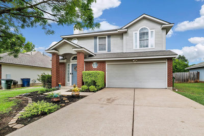 703 Sparkling Brook Ln — photo 2