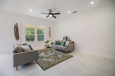 137 Lakeside Dr — photo 3