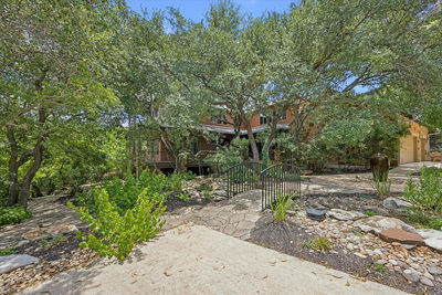 2501 Stratford Dr — photo 2