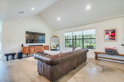 160 Shady Oaks Dr — photo 4