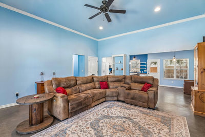 2302 Belaire Dr — photo 5