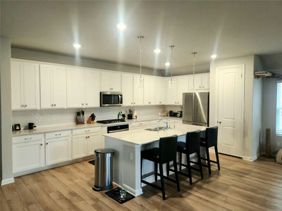 180 Golden Gate Ln — photo 2