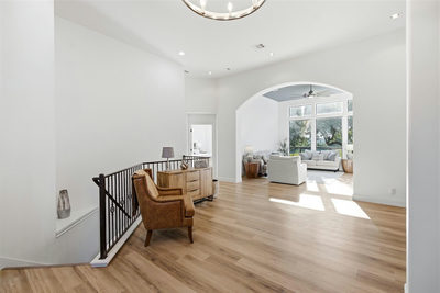 108 Crest View Dr — photo 2