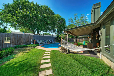 10606 Barnhill Dr — photo 2