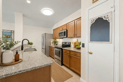 120 Holland St — photo 3
