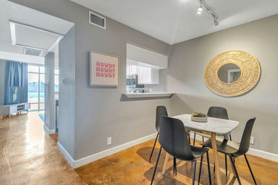 119 E 6th St #306 — photo 3