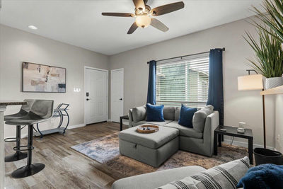 506 W San Antonio St #205 — photo 3