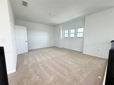 484 Young St — photo 4