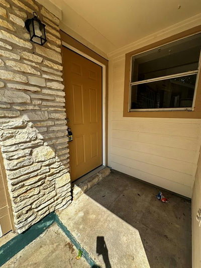 2202 Donahue Ln — photo 3