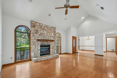 302 Mesa Dr — photo 5