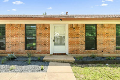 2409 Glen Springs Way — photo 4