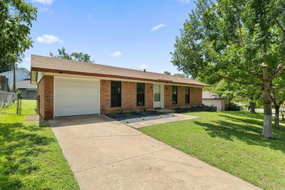2409 Glen Springs Way — photo 3