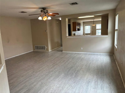 315 Golden Gate Dr — photo 2
