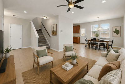 467 Twisted Oaks Ln — photo 2