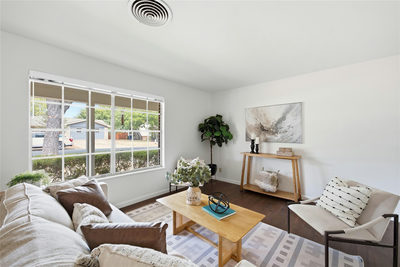 11605 N Oaks Dr — photo 2