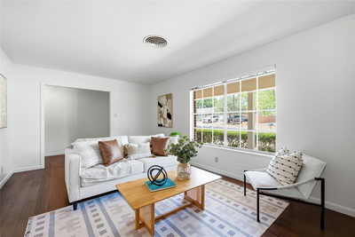 11605 N Oaks Dr — photo 3