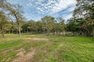 201 Artesian Dr — photo 4