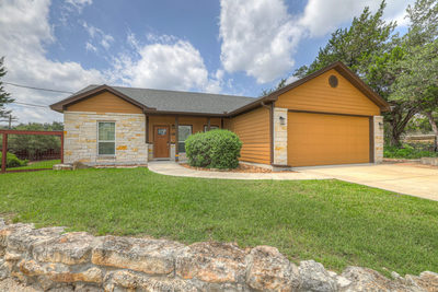 596 Riviera Dr — photo 3