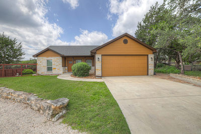 596 Riviera Dr — photo 4