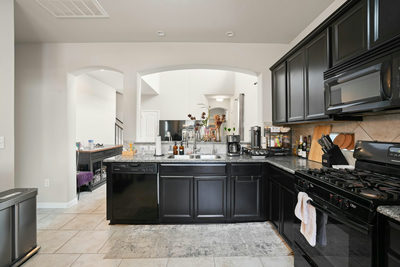 400 Epiphany Ln — photo 4