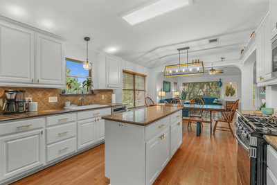 1218 Highland Dr — photo 2