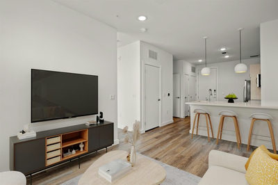 6324 N Lamar Blvd #404 — photo 2
