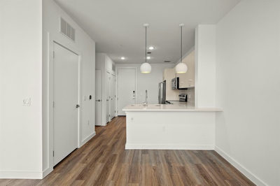 6324 N Lamar Blvd #404 — photo 5