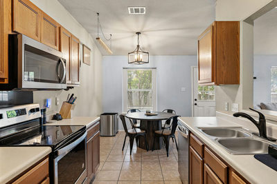 602 Creston St — photo 2