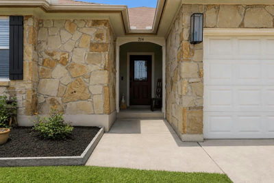 714 Newport Dr — photo 2