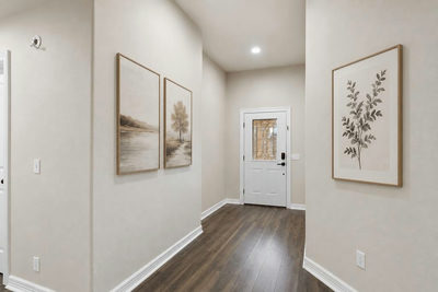 714 Newport Dr — photo 3