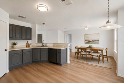 211 Phillips St — photo 4