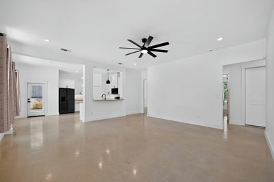 116 E Hickory Dr — photo 2
