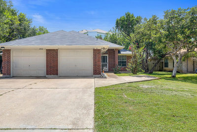 2910 Whisper Oaks Ln — photo 2