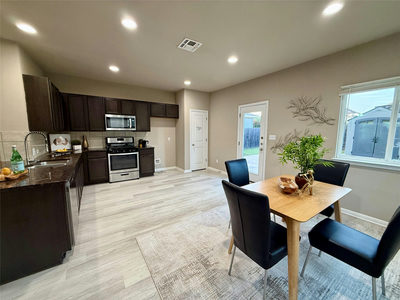 202 Mossycup Dr — photo 4