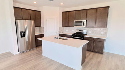 409 Wild Spur Ln — photo 2