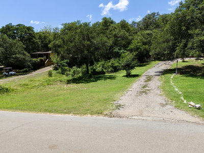 10506 Lakeside Dr — photo 3